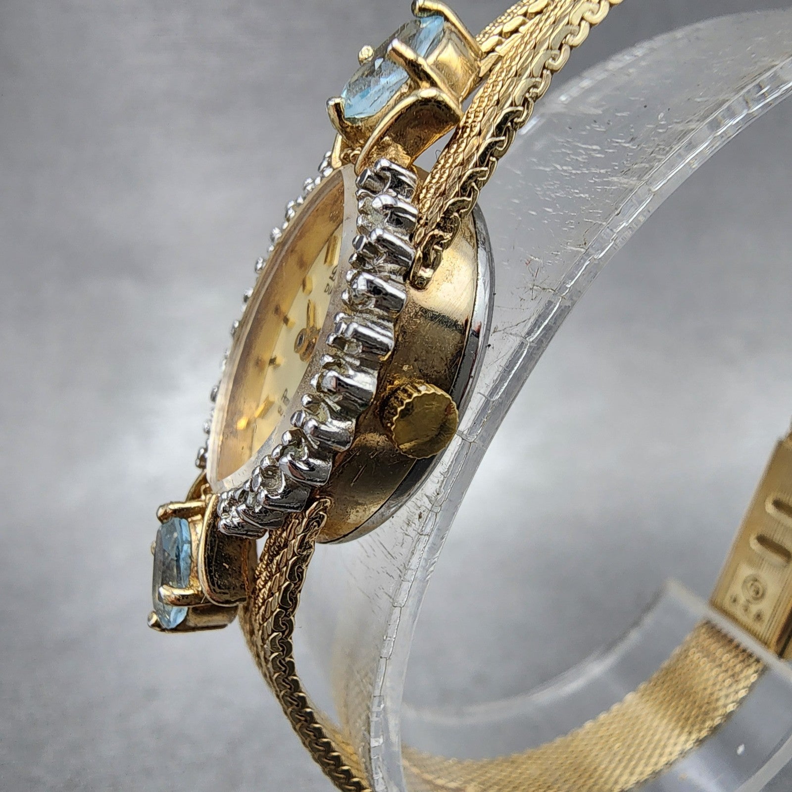 Armitron Deauville Diamond Watch Women 15mm Gold Dial Gold Tone Oval New Battery2