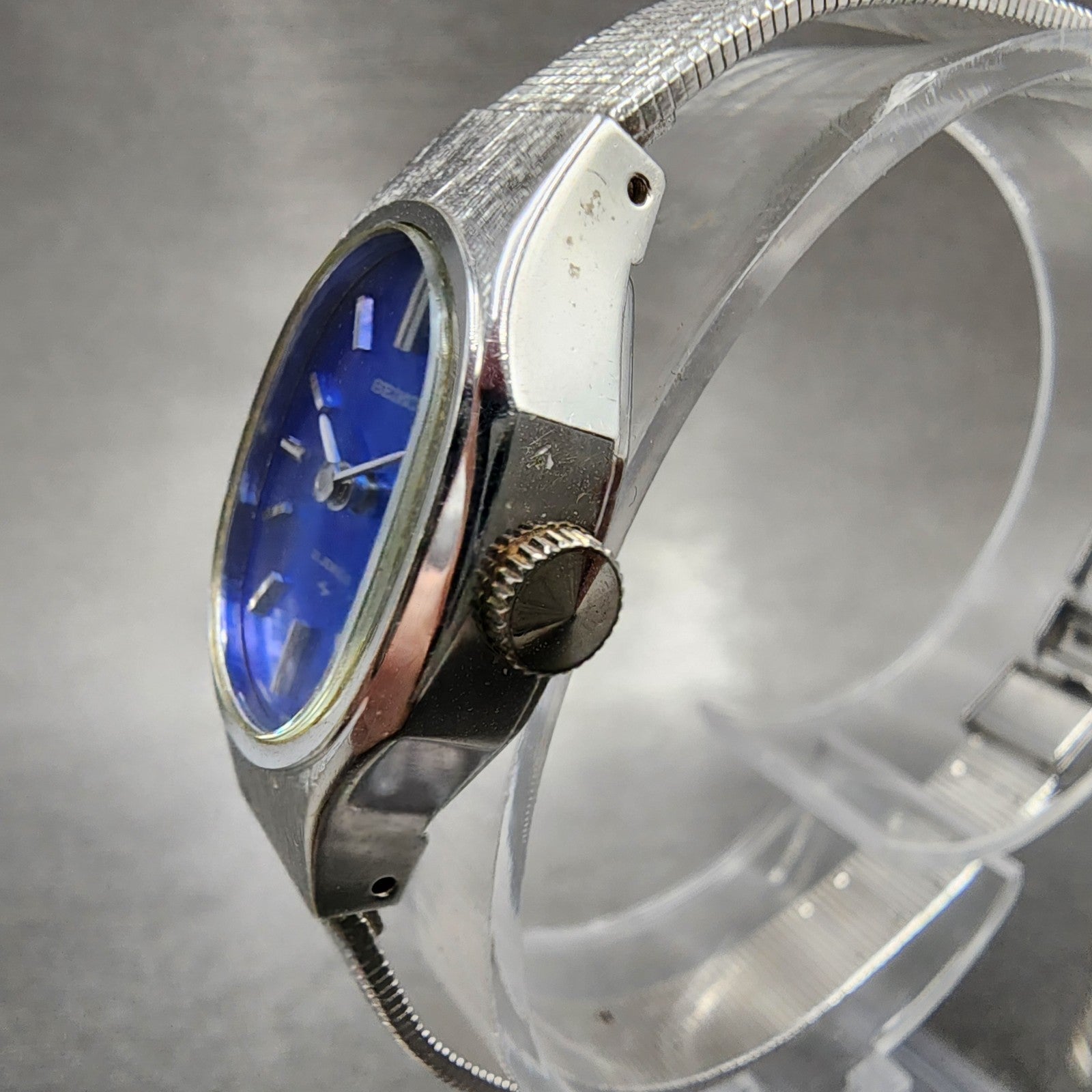 Seiko Watch Women 18mm Blue Dial Silver Tone Manual Oval 117770 Runs2