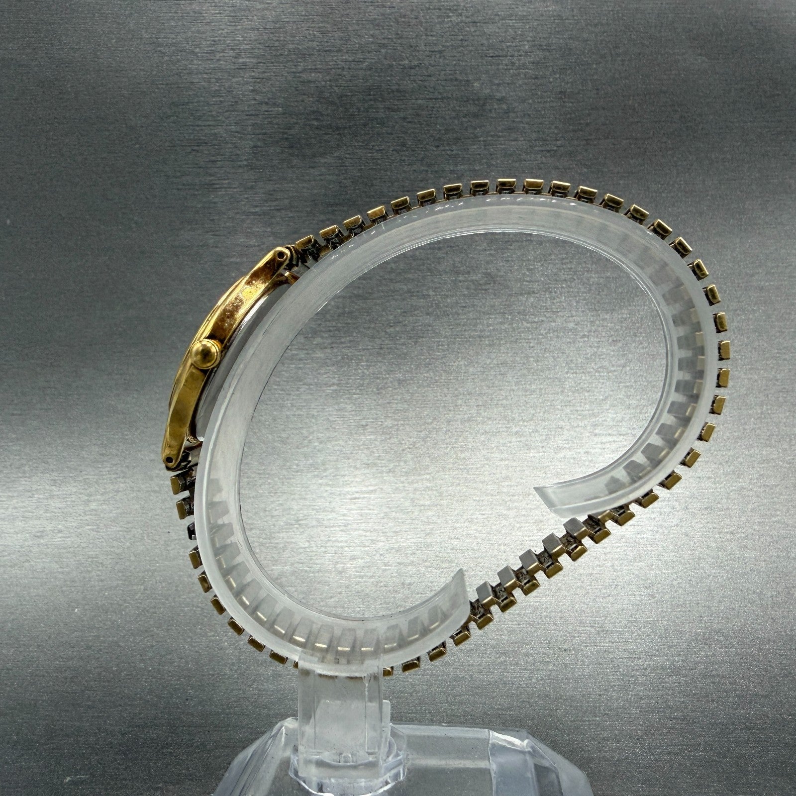 Seiko Watch Women 26mm White Dial Gold Tone Round V700-6091 New Battery Vintage6