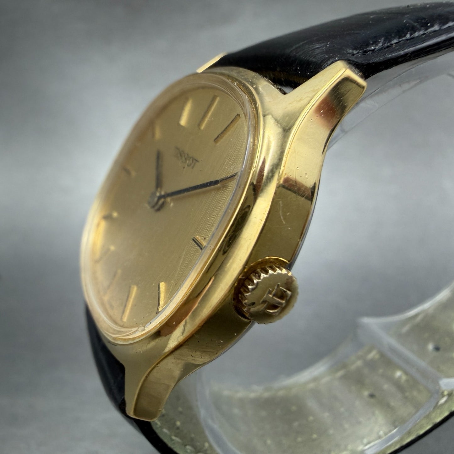 Tissot Watch Men 34mm Gold Dial Gold Plated Oval Manual Wind Runs Vintage2
