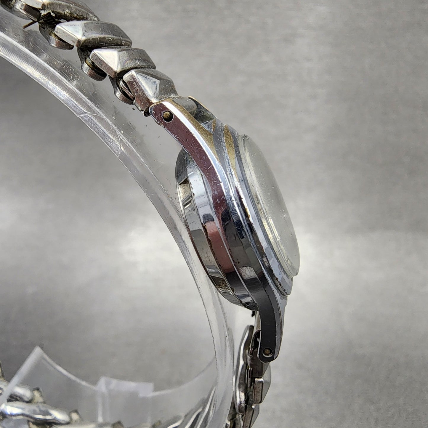 Croton Nivada Grenchen Aquamatic Watch Women 22mm Cream Dial Silver Tone Runs2