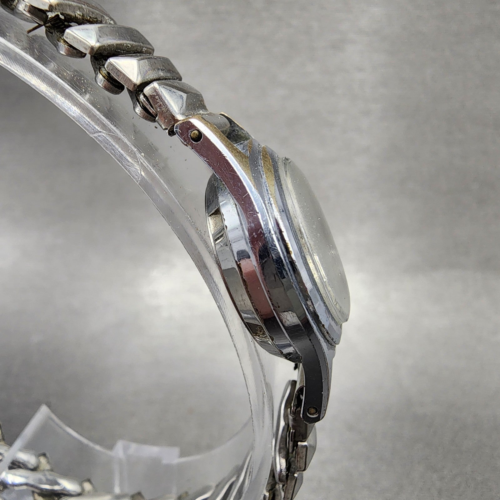 Croton Nivada Grenchen Aquamatic Watch Women 22mm Cream Dial Silver Tone Runs2