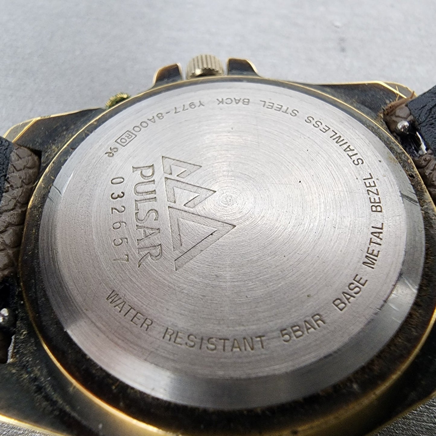 Pulsar Watch Men 38mm Black Dial Gold Tone Alarm Round Y9778A00 New Battery9
