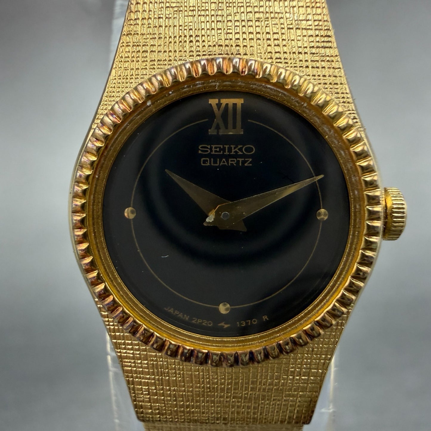Seiko Watch Women 18mm Black Dial Gold Tone Round Vintage 2P20-0339 New Battery1