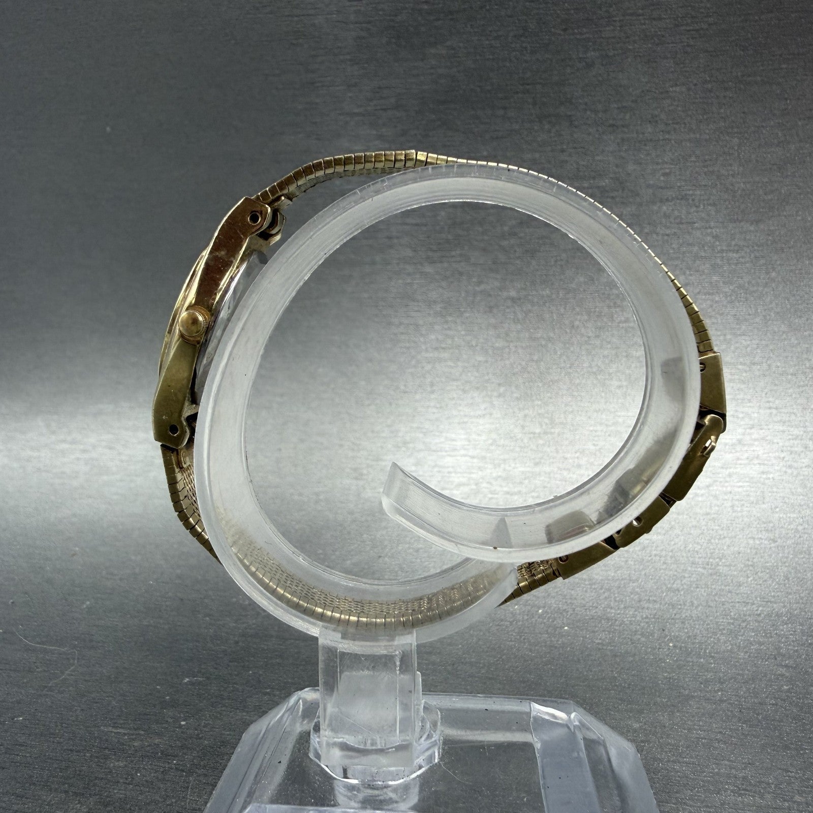 Citizen CQ Watch Women 17mm Champagne Dial Gold Tone Oval 5930-S25350 New Batt6