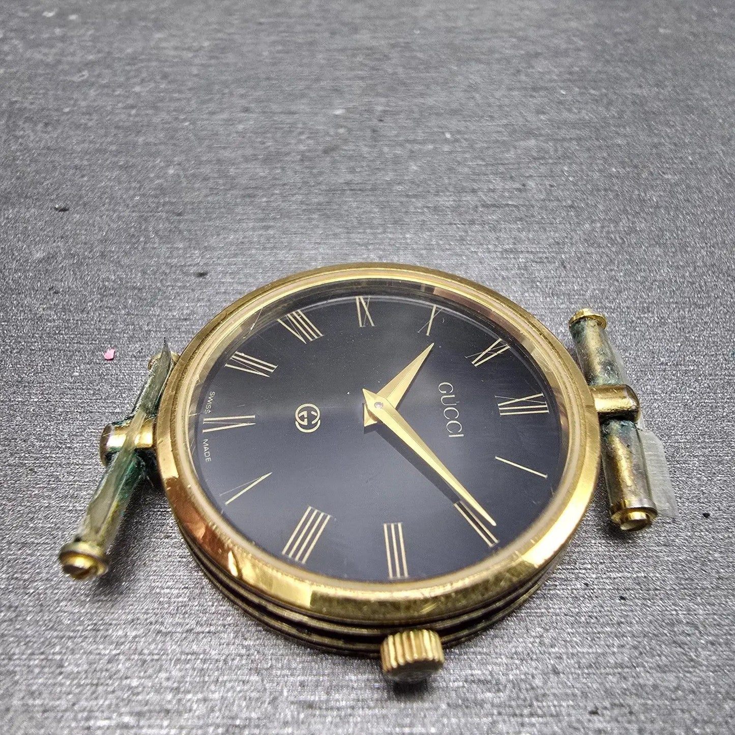 Gucci 2000M Watch Men 30mm Black Dial Gold Plated Round New Battery Vintage MNB6