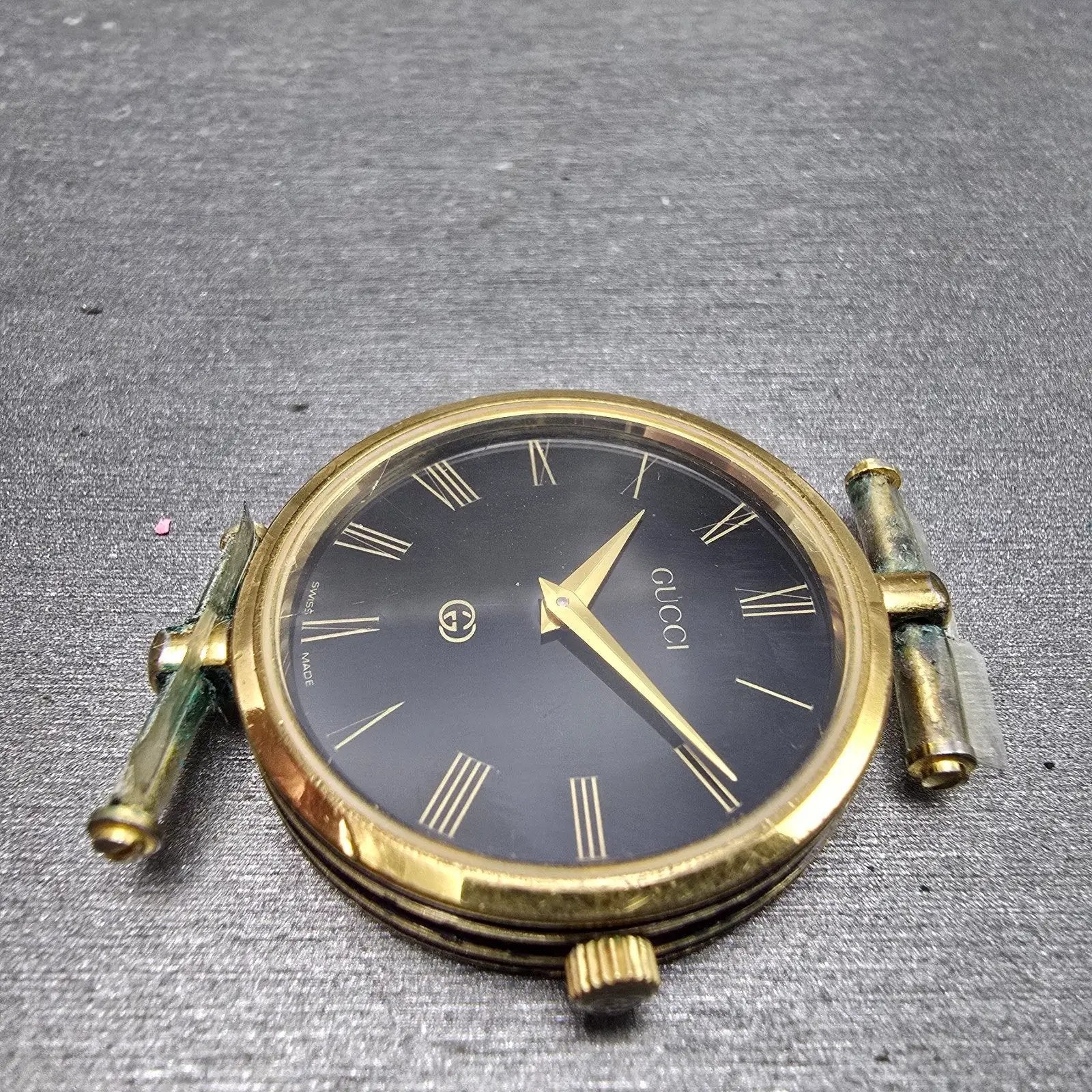 Gucci 2000M Watch Men 30mm Black Dial Gold Plated Round New Battery Vintage MNB6