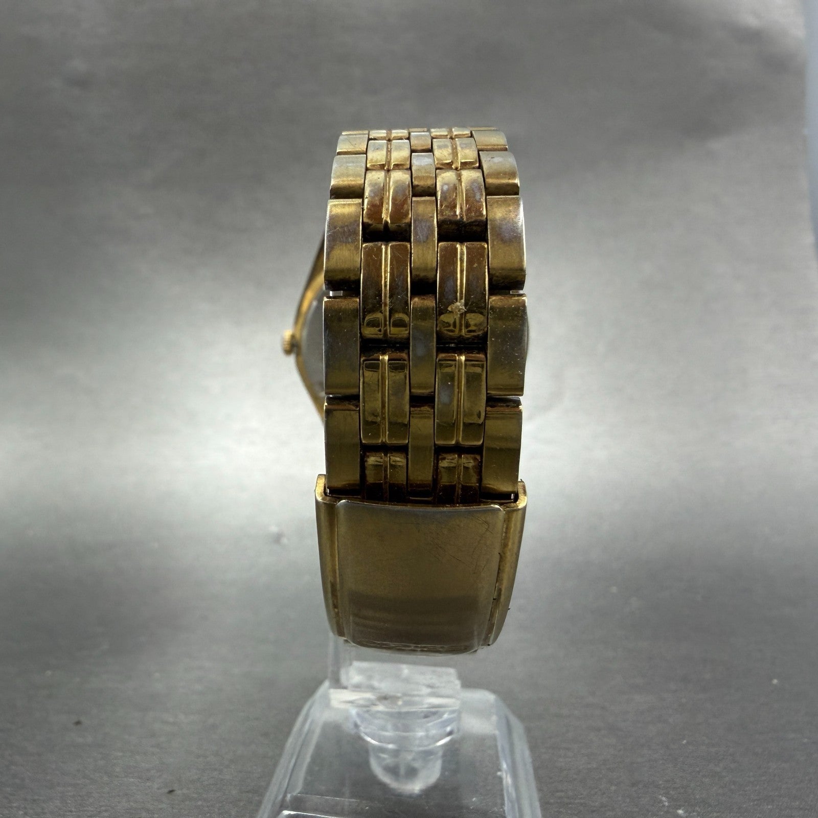 Seiko Sports 50 Watch Men 37mm Silver Dial Gold Tone Date 7N42-8079 New Battery77