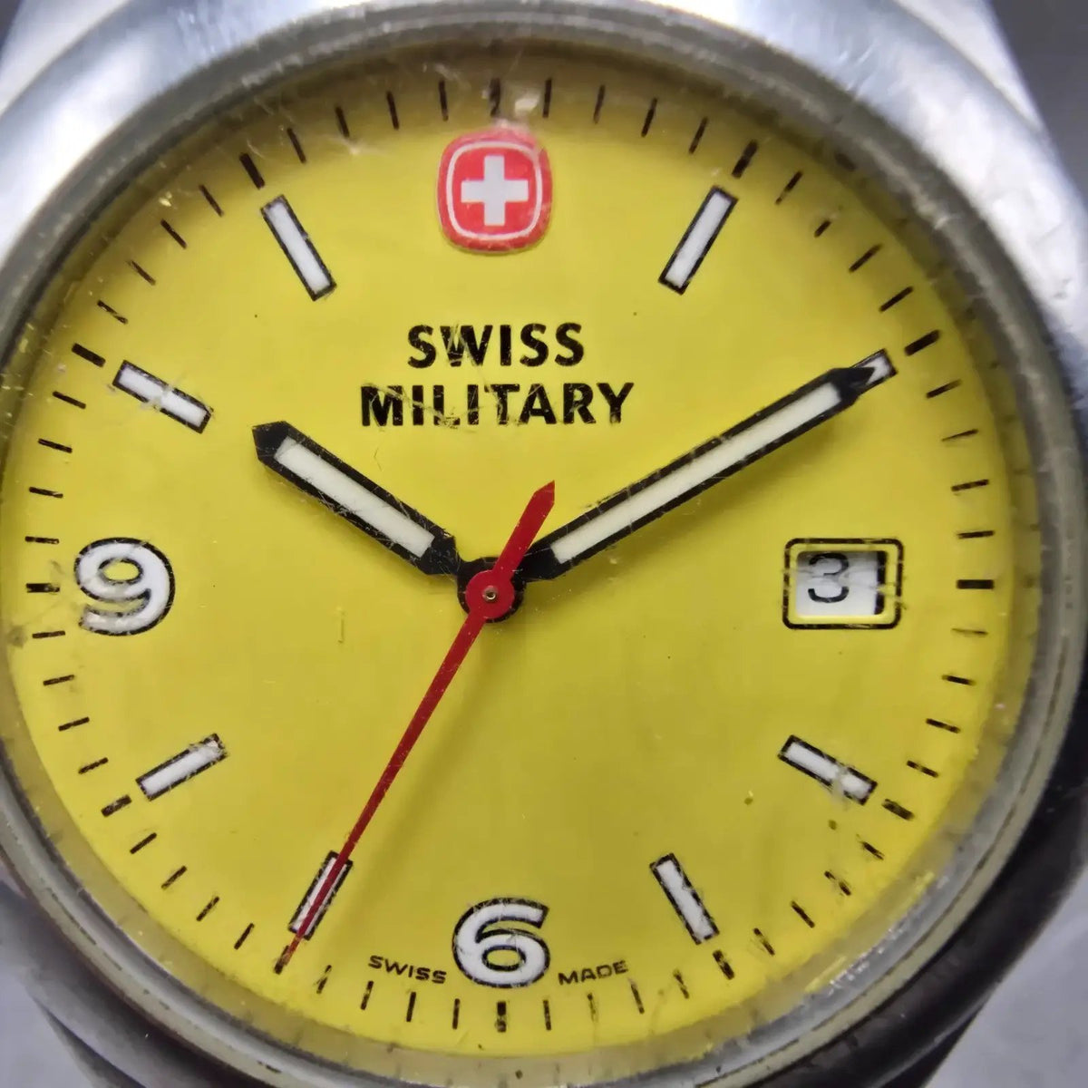 Wenger Swiss Military Watch Men 39mm Yellow Dial Steel Date Round 095.1535 PARTS2