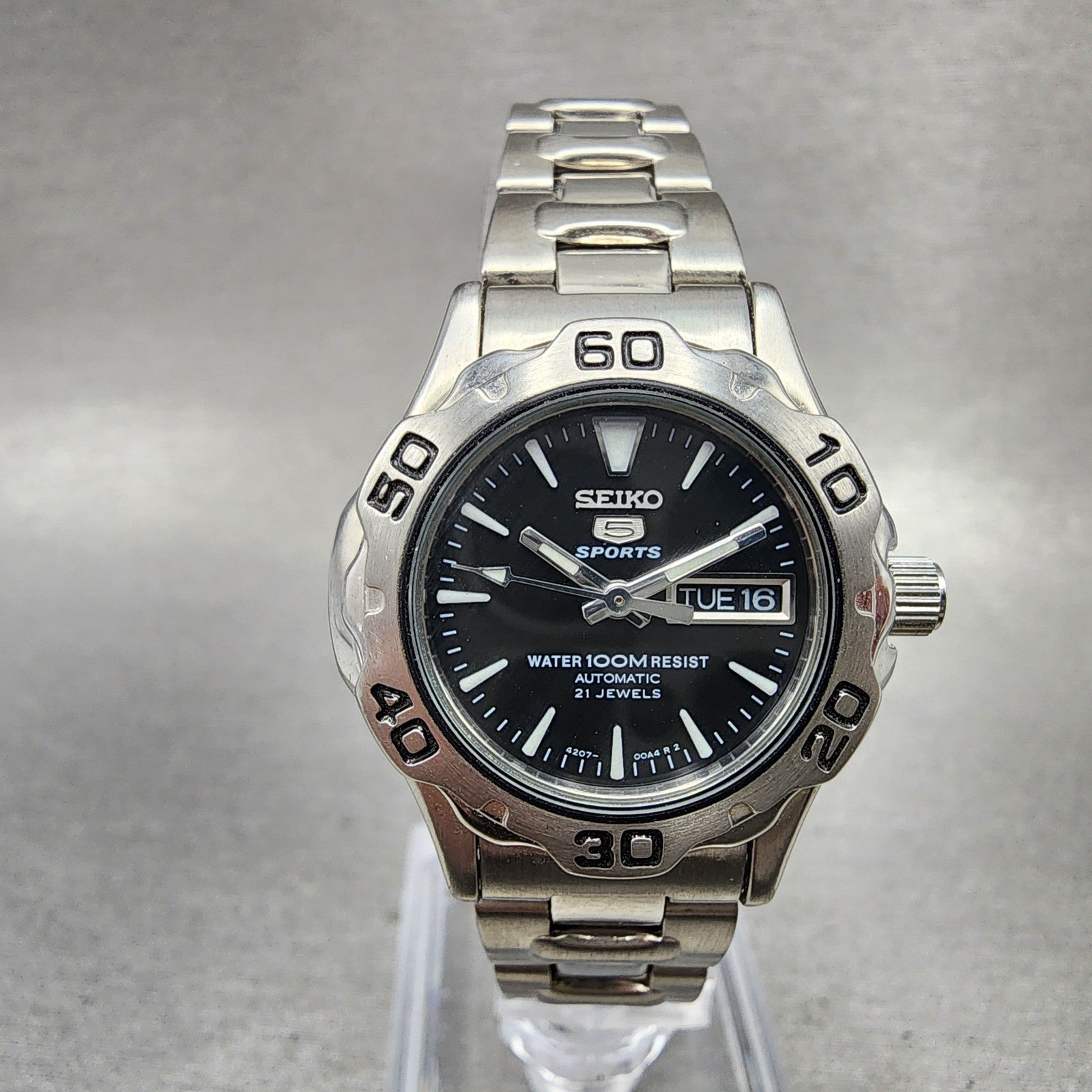 Seiko 5 Sports Watch Women 27mm Black Dial Stainless Steel Daydate Round Runs0