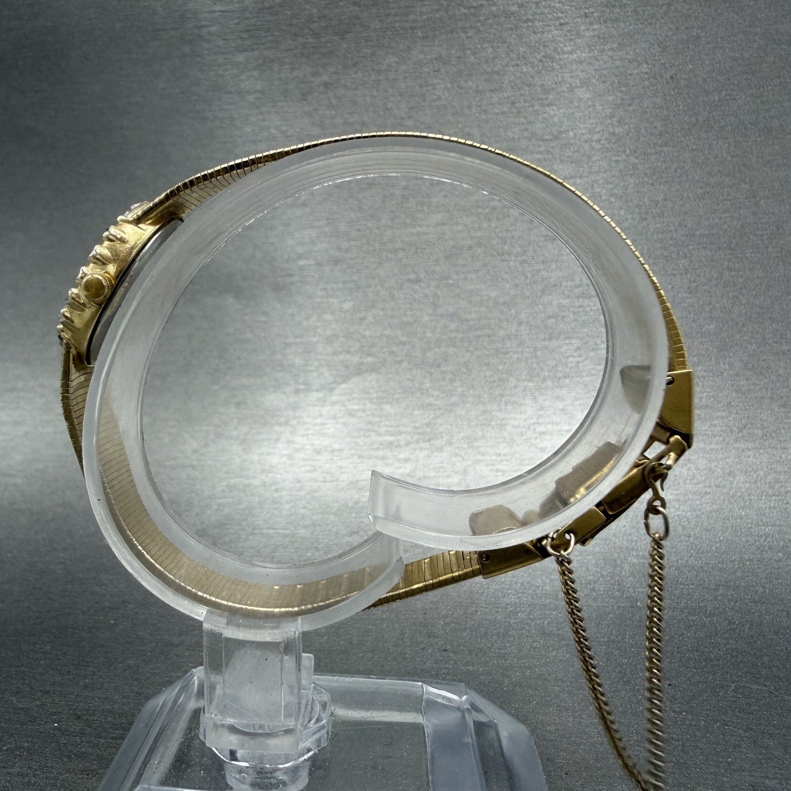 Citizen CQ Watch Women 17mm Champagne Dial Gold Tone Oval 3220324757 New Batt6