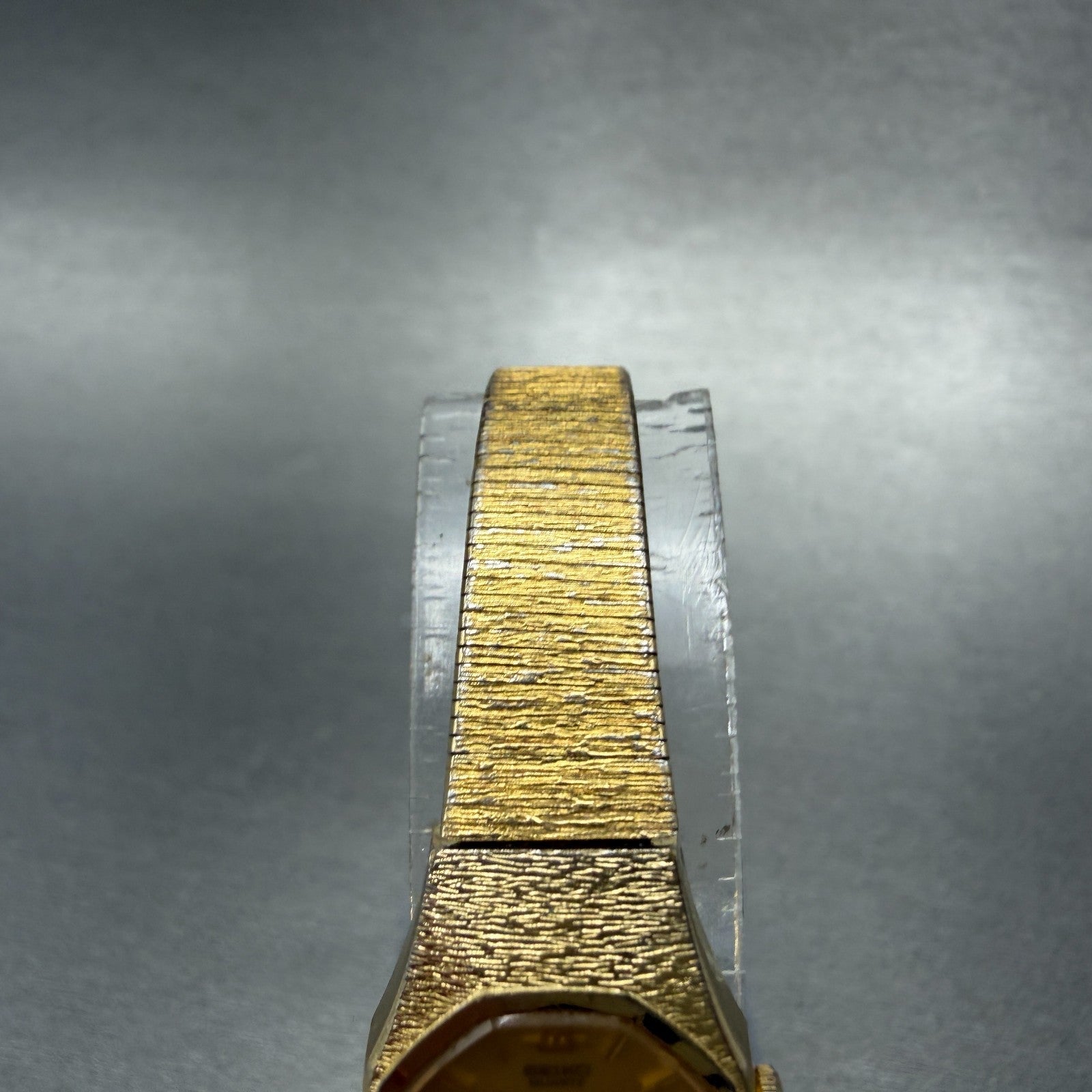 Seiko Watch Women 17mm Champagne Dial Gold Tone Octagon 2Y00-5040 New Battery4