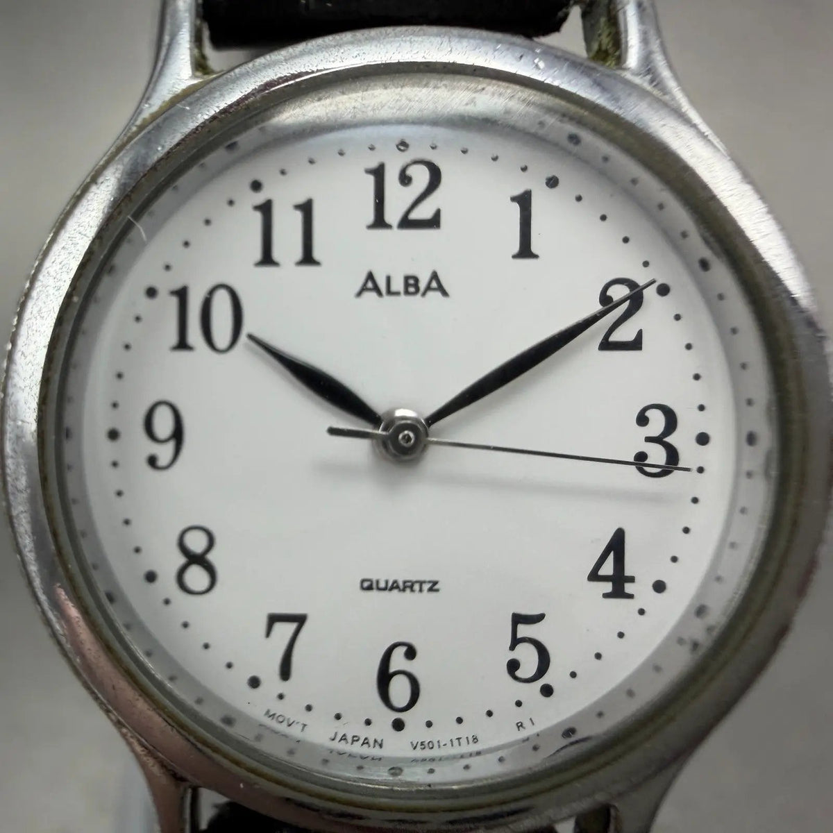 Seiko ALBA Watch Women 27mm White Dial Silver Tone Round V501-6K00 New Battery F1