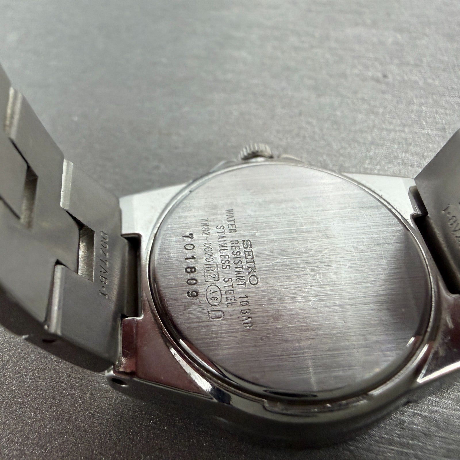 Seiko Lukia Watch Women 28mm Black Dial Silver Tone Date 7N82-0620 New Battery9