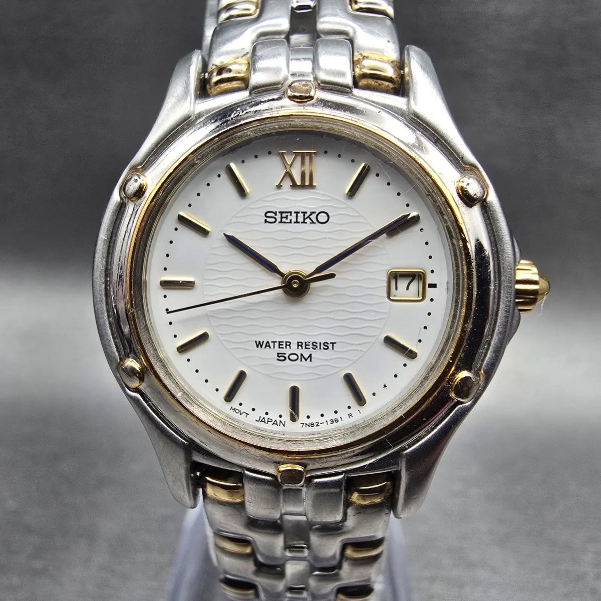 Seiko Watch Women 27mm White Dial Two Tone Date Round 7N82-0599 New Battery FDA1