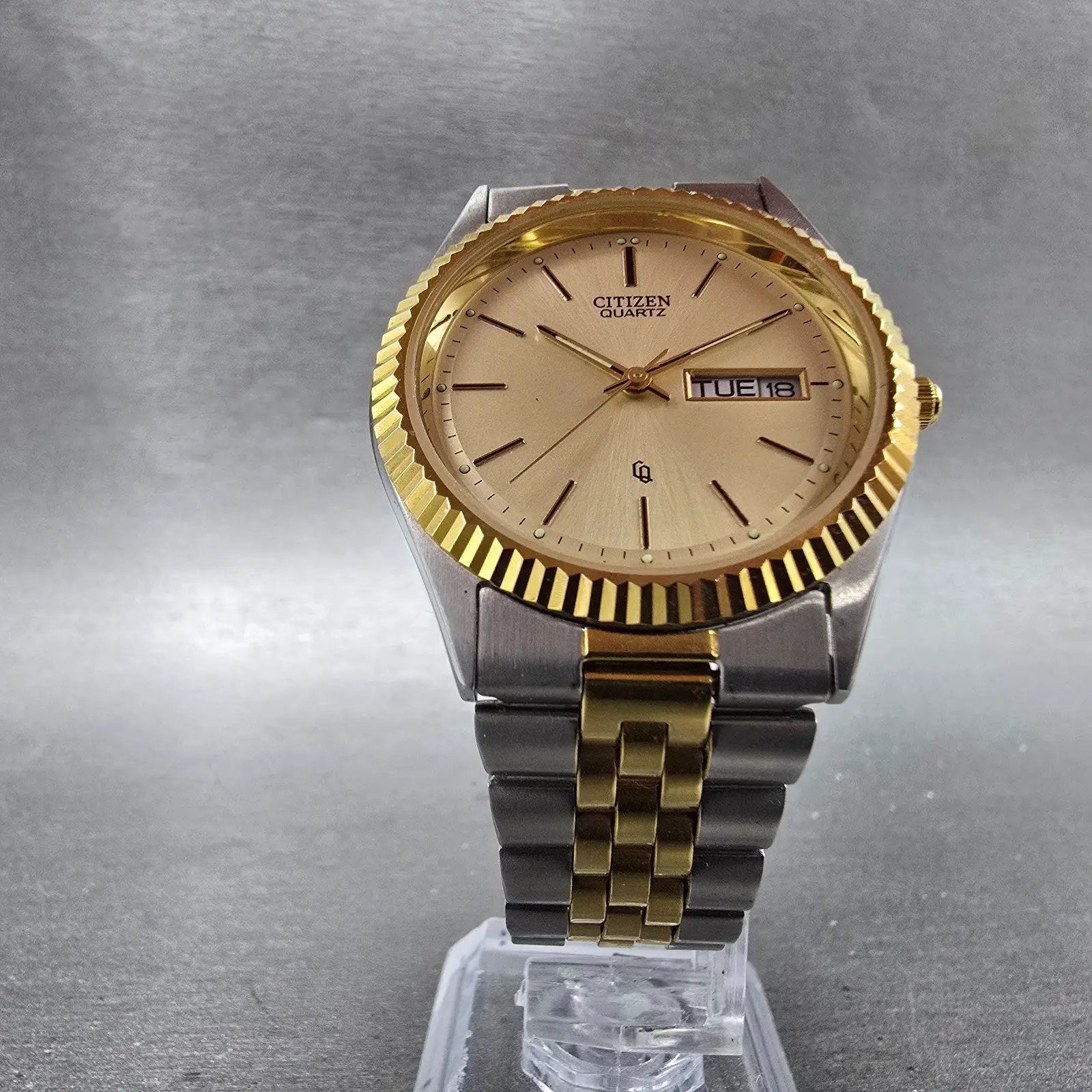 Citizen CQ Watch Men 35mm Champagne Dial Two Tone Daydate 6100-R00405 PARTS6