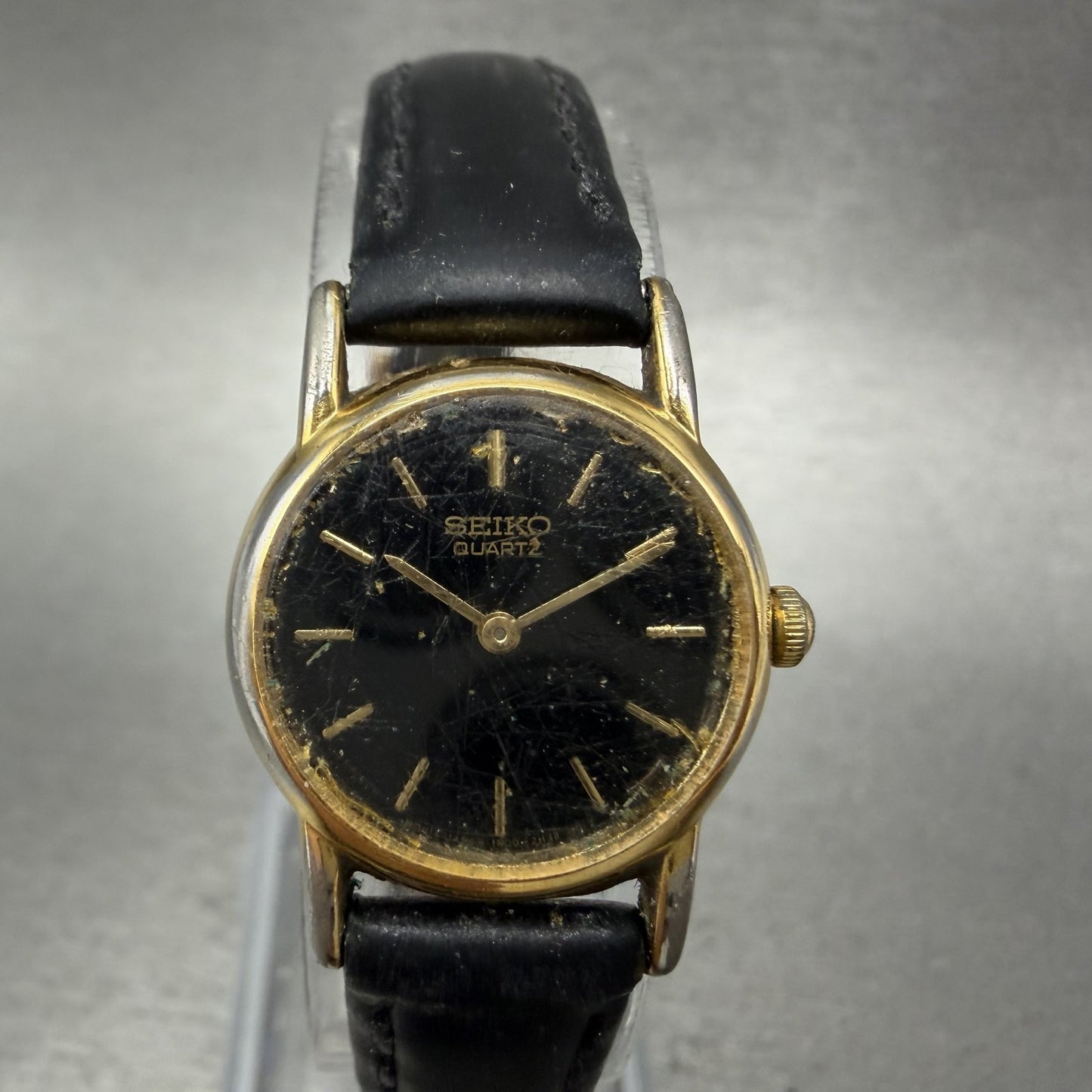 Seiko Watch Women 20mm Black Dial Gold Tone Round Vintage 1N000F69 New Battery0