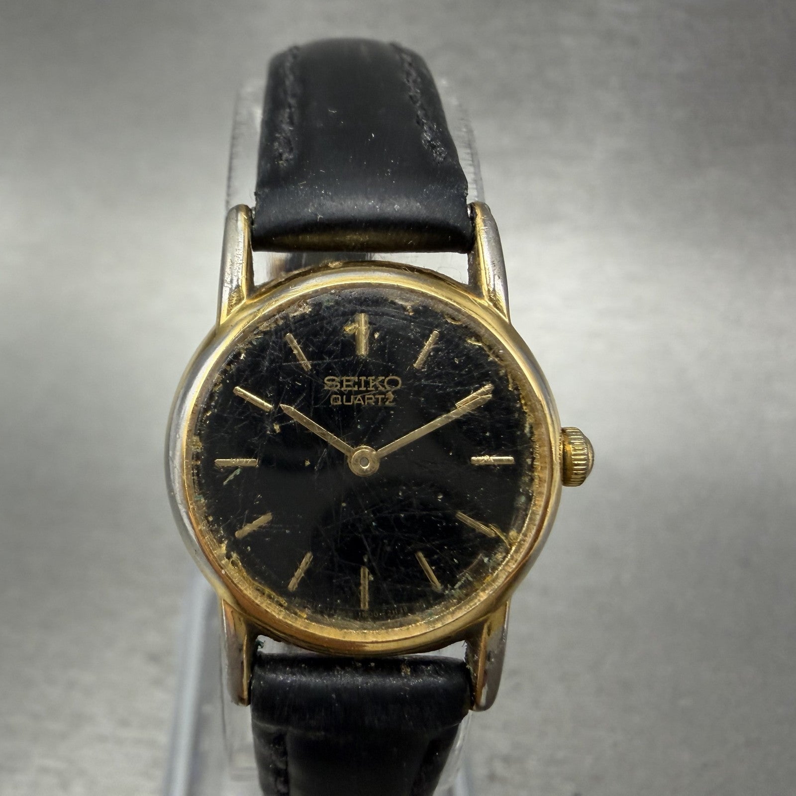Seiko Watch Women 20mm Black Dial Gold Tone Round Vintage 1N000F69 New Battery0