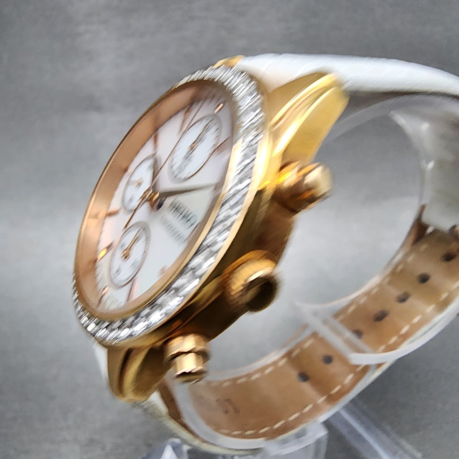 Seiko Chronograph Watch Women 34mm MOP Dial Gold Tone Date 7t920mz0 New Battery2