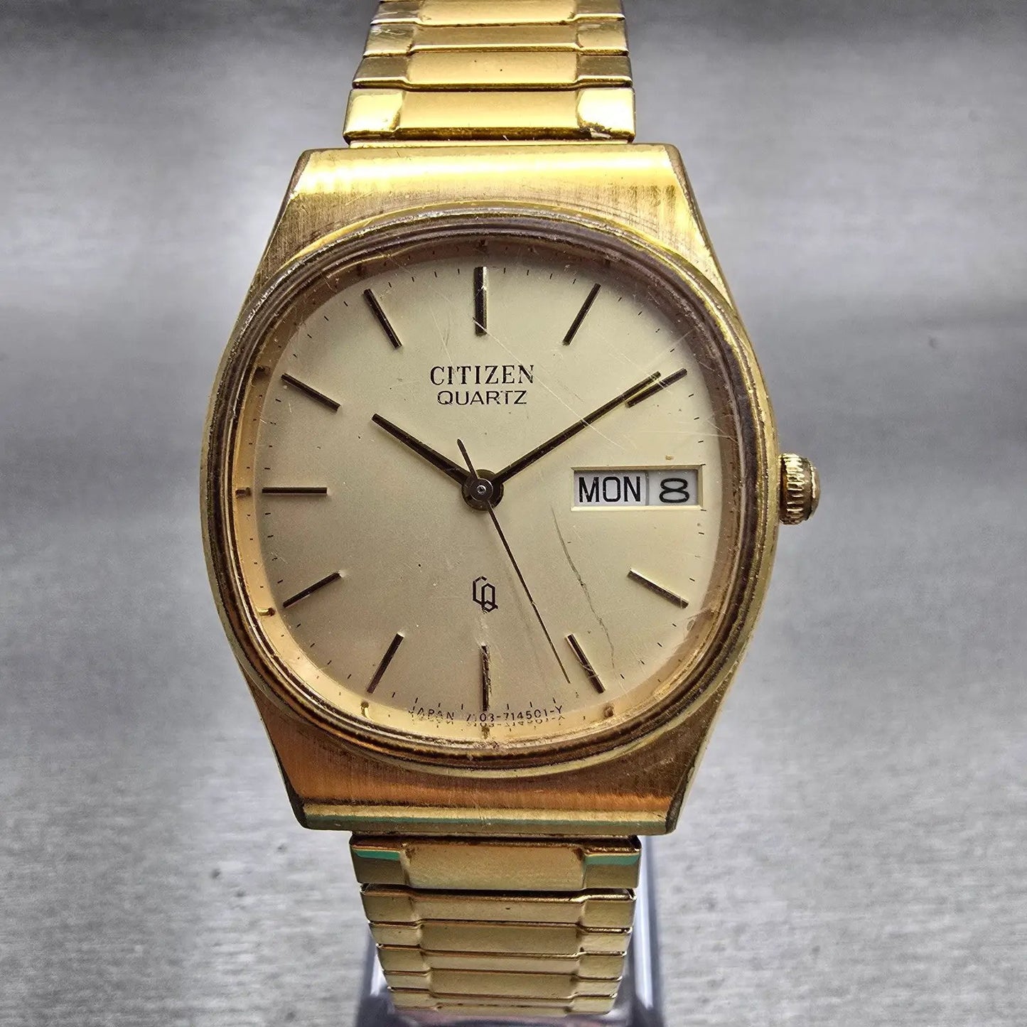 Citizen CQ Watch Men 31mm Champagne Dial Gold Tone Daydate 4-711521 New Battery0