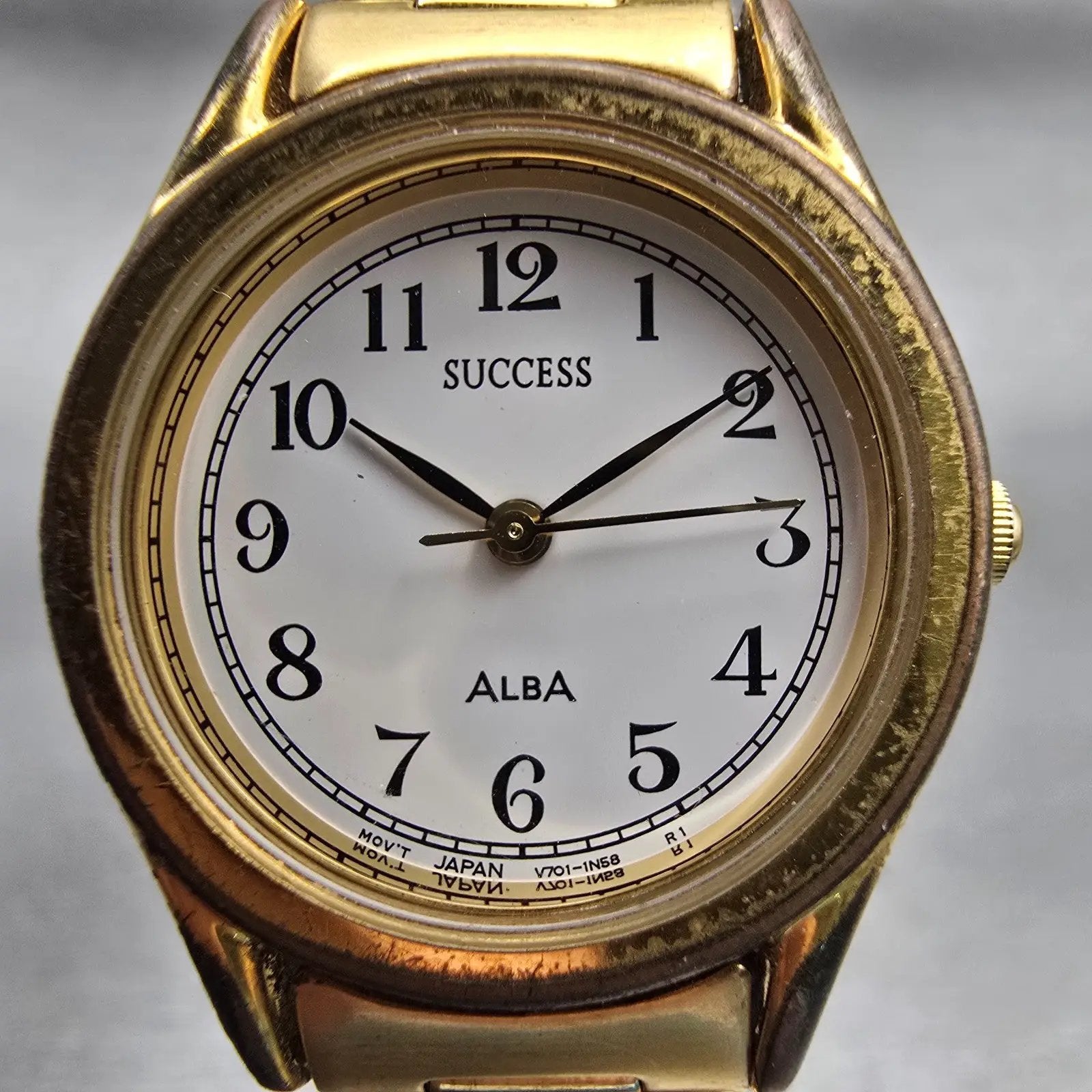 Seiko Alba Success Watch Women 25mm White Dial Gold Tone Round V701-1L70 NewBat1