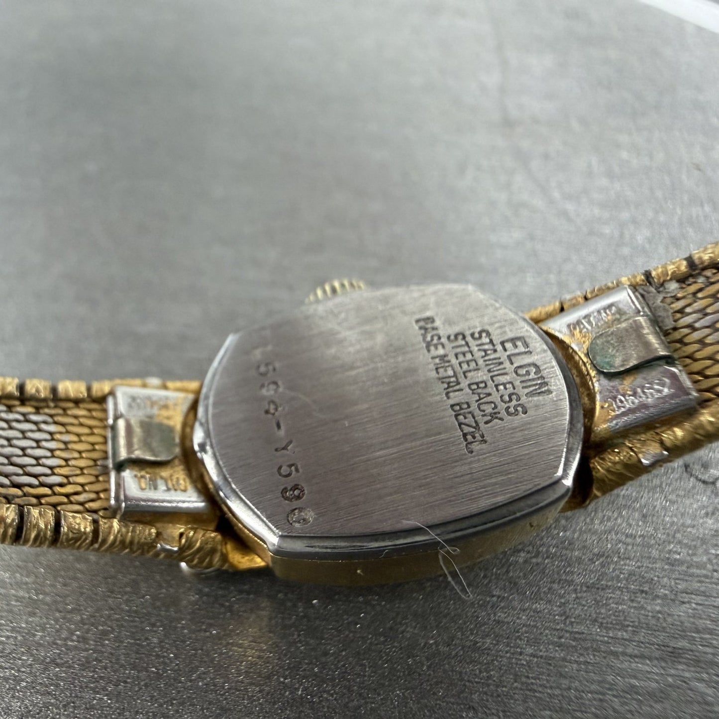 Elgin Watch Women 14mm Silver Dial Gold Tone Oval Diamond Accents New Battery9