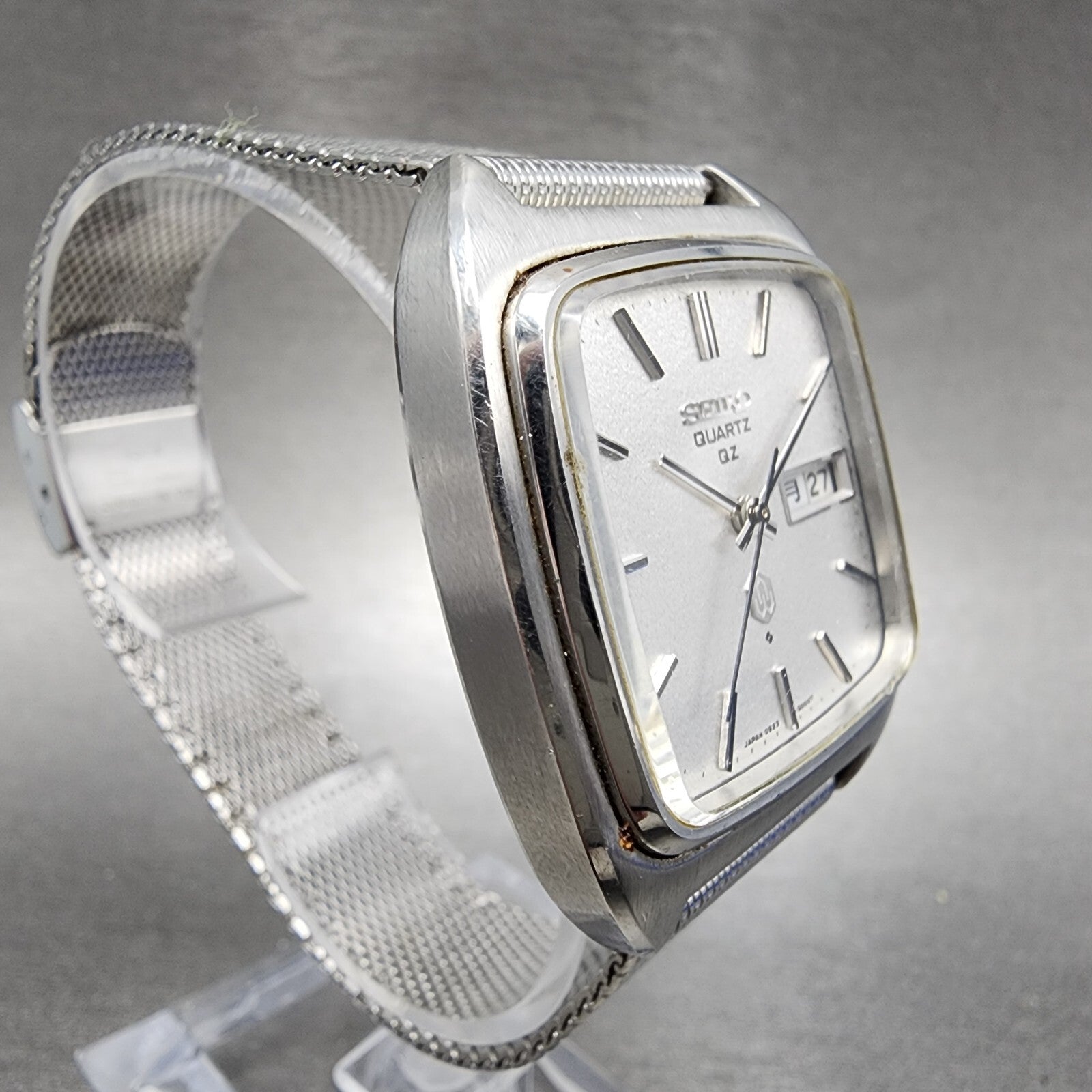 Seiko Quartz QT Watch Men 34mm Silver Dial Silver Tone Daydate 09235000 PARTS4