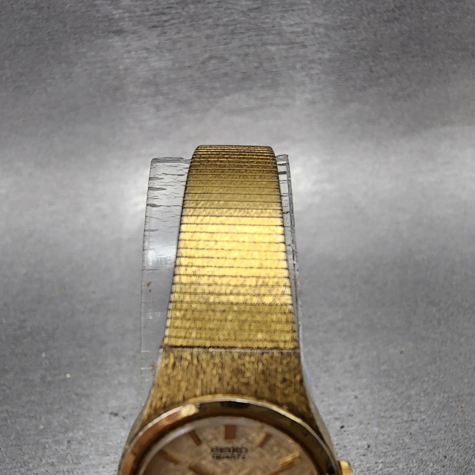 Seiko Watch Women 18mm Champagne Dial Gold Tone Round 2y000019 New Battery4