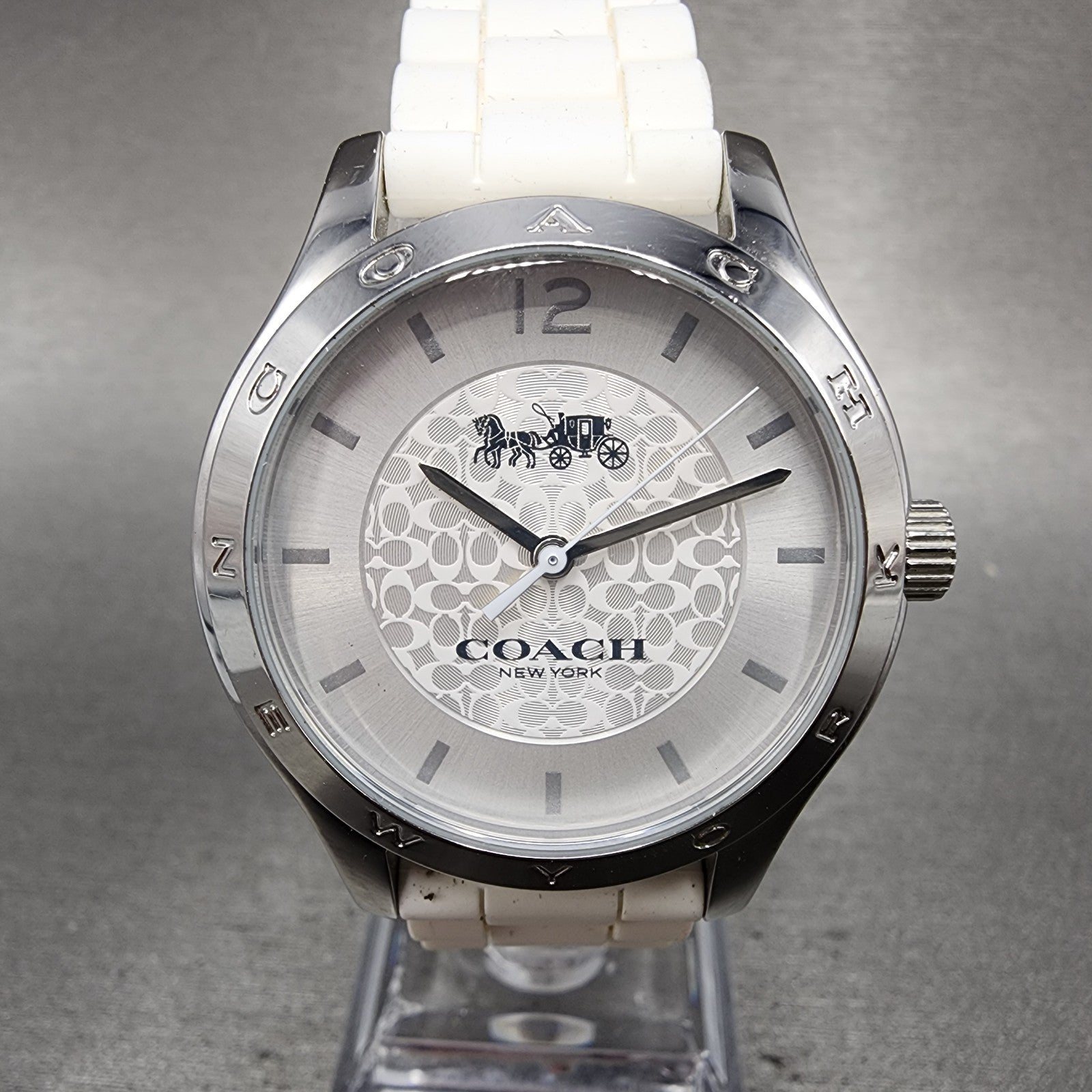 Coach Maddy Watch Women 34mm White Dial Silver Tone Band New Battery0