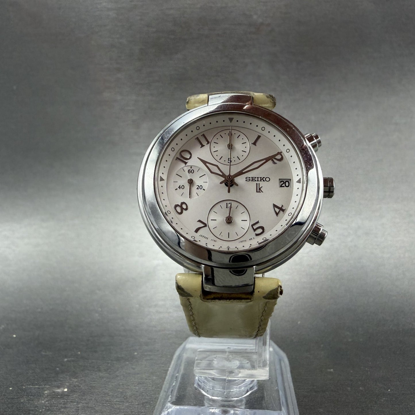 Seiko Lukia Chronograph Watch 35mm Women Silver Dial Silver Tone Date NewBattery5
