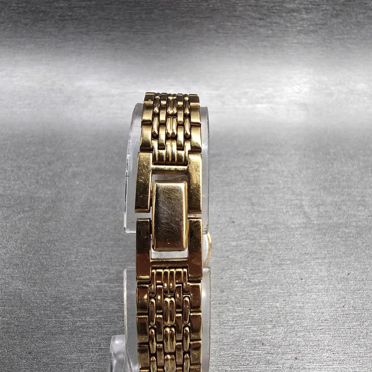Seiko Watch Women 19mm White Dial Gold Tone Round V400-0368 New Battery7
