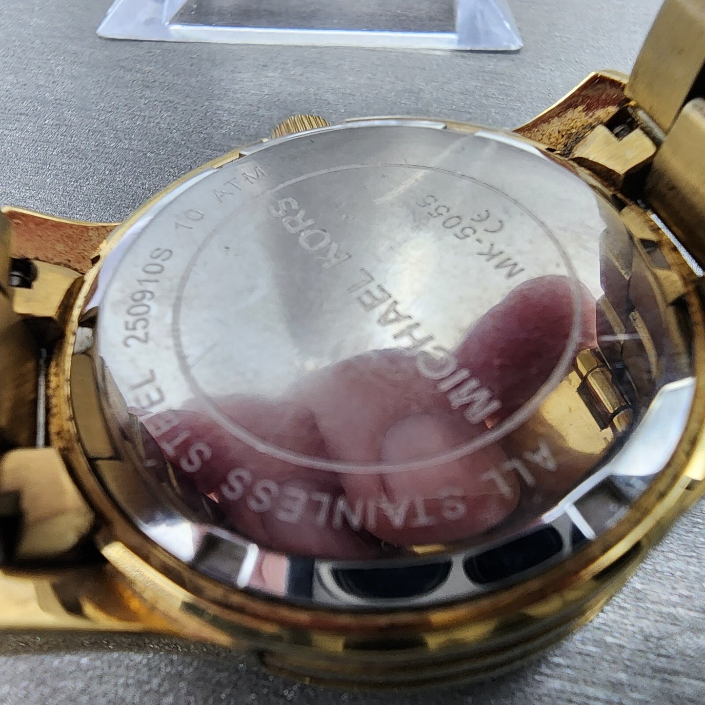 Michael Kors Runway Chronograph Watch Women 38mm Champagne Dial Gold Tone NewBat9