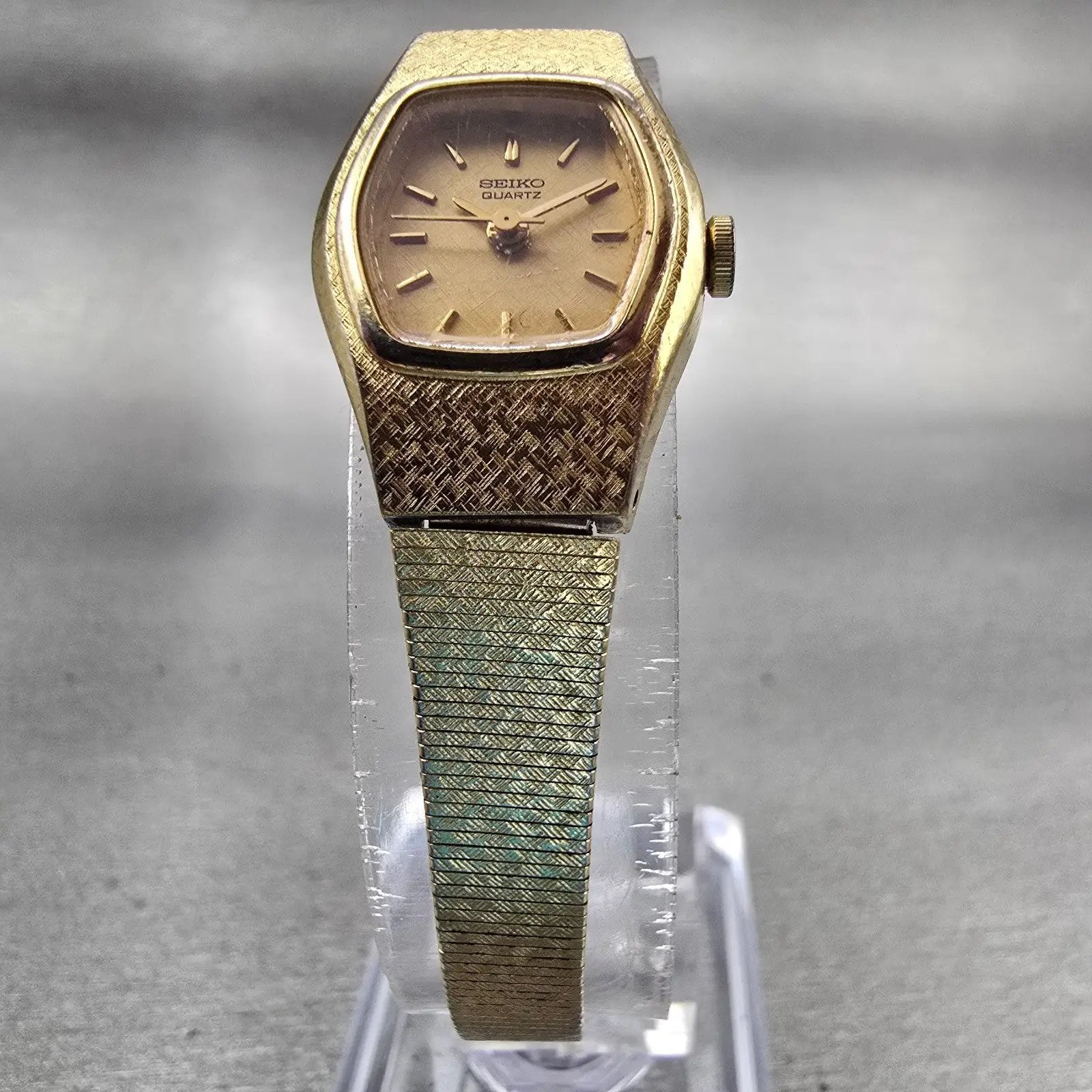 Seiko Watch Women 17mm Gold Dial Gold Tone Oval 2B31-5039 New Battery Vintage5