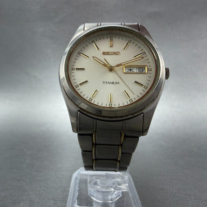 Seiko Watch Men 36mm Champagne Dial Two Tone Titanium Daydate 7N43-9100 New Bat35