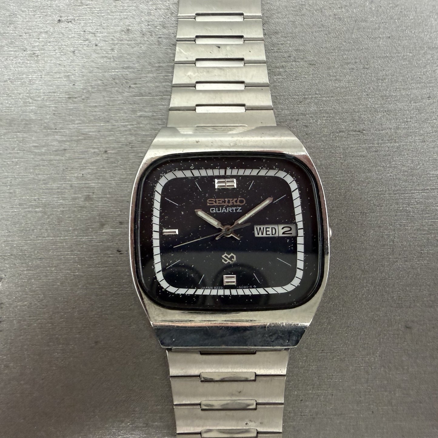 Seiko SQ Watch Men 34mm Black Dial Silver Tone Daydate 8223-5089 SAMPLE0