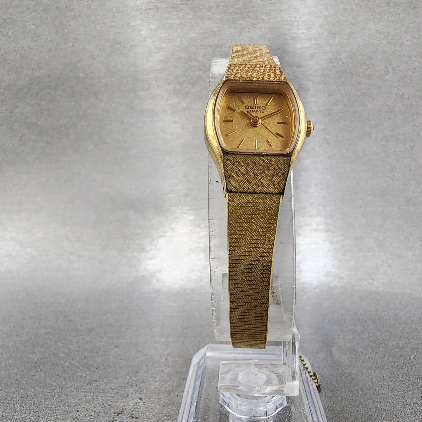Seiko Watch Women 17mm Gold Dial Gold Tone Hexagon 2P215A29 New Battery5