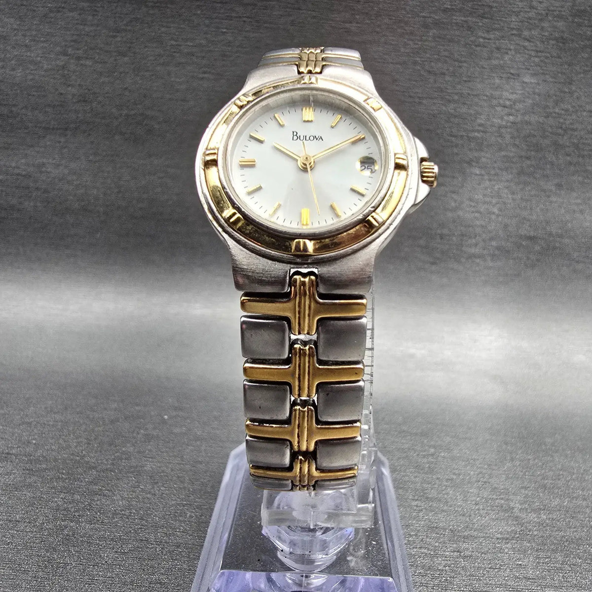 Bulova Watch Women 25mm White Dial Two Tone Date Round 98M36 New Battery JP235