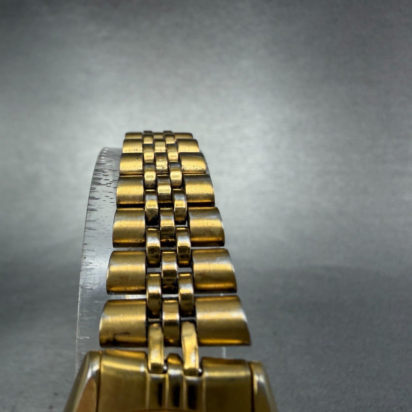 Seiko SQ Watch Women 24mm Gold Dial Gold Tone Daydate 3Y03-0169 New Battery4