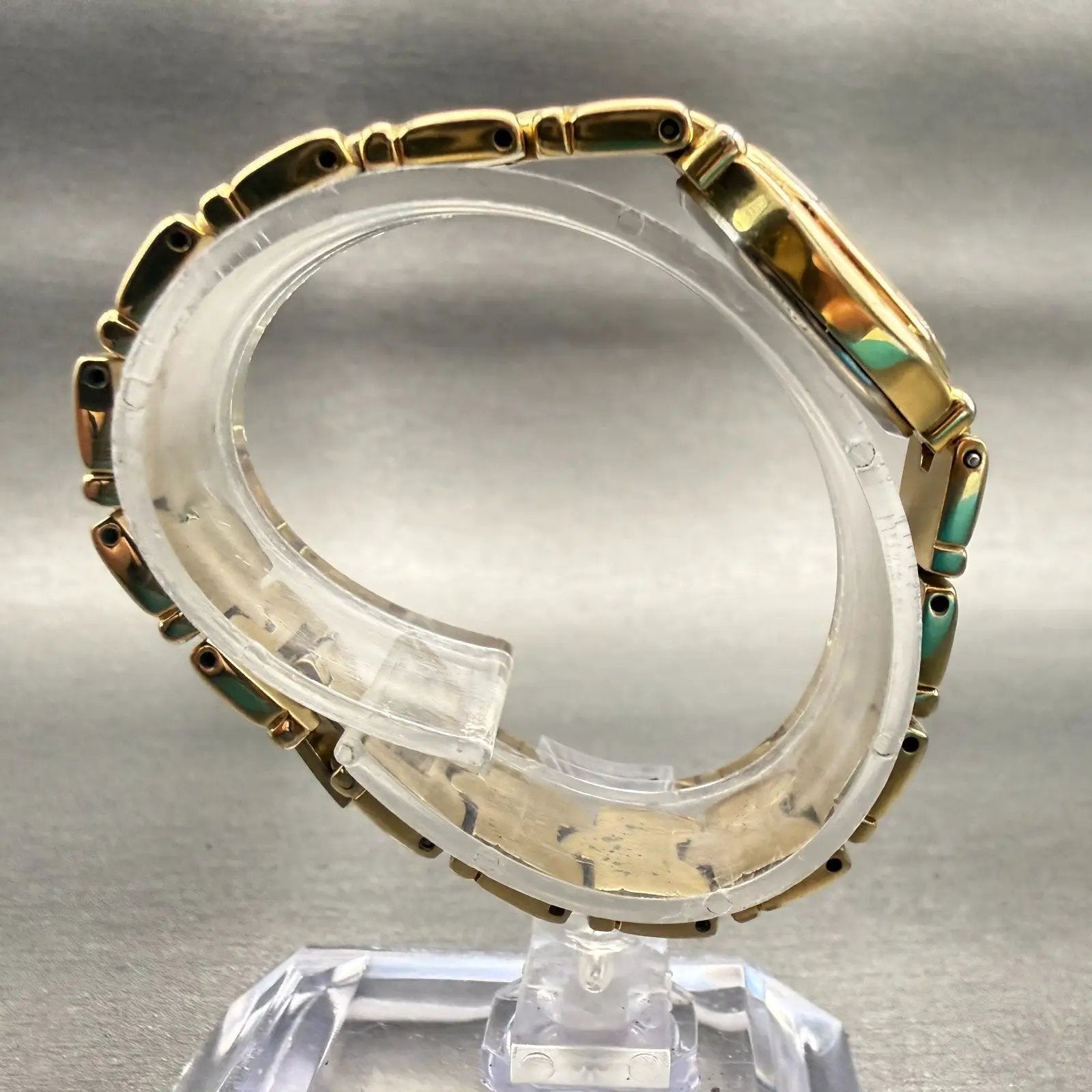 Citizen Watch Women 17mm MOP Dial Gold Tone Oval 3220-326130 New Battery VTG8
