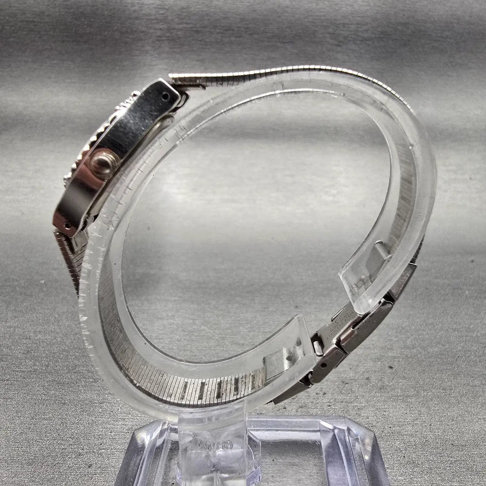 Bulova Watch Women 17mm Silver Dial Silver Tone Oval 91L09 New Battery VTG6