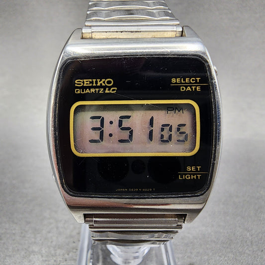 Seiko Digital Watch Men 33mm LCD Black Dial Silver Tone Rectangle 0439-4029 READ
