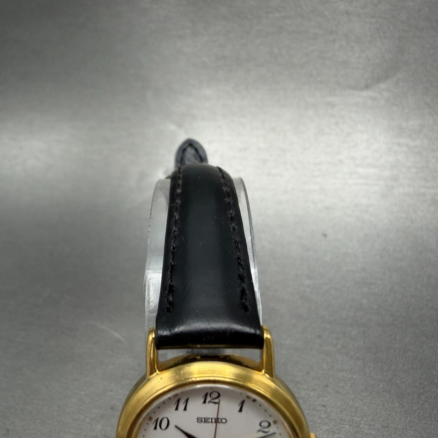 Seiko Spirit Watch Women 24mm White Dial Gold Tone Round 1F21-0H70 New Battery 44