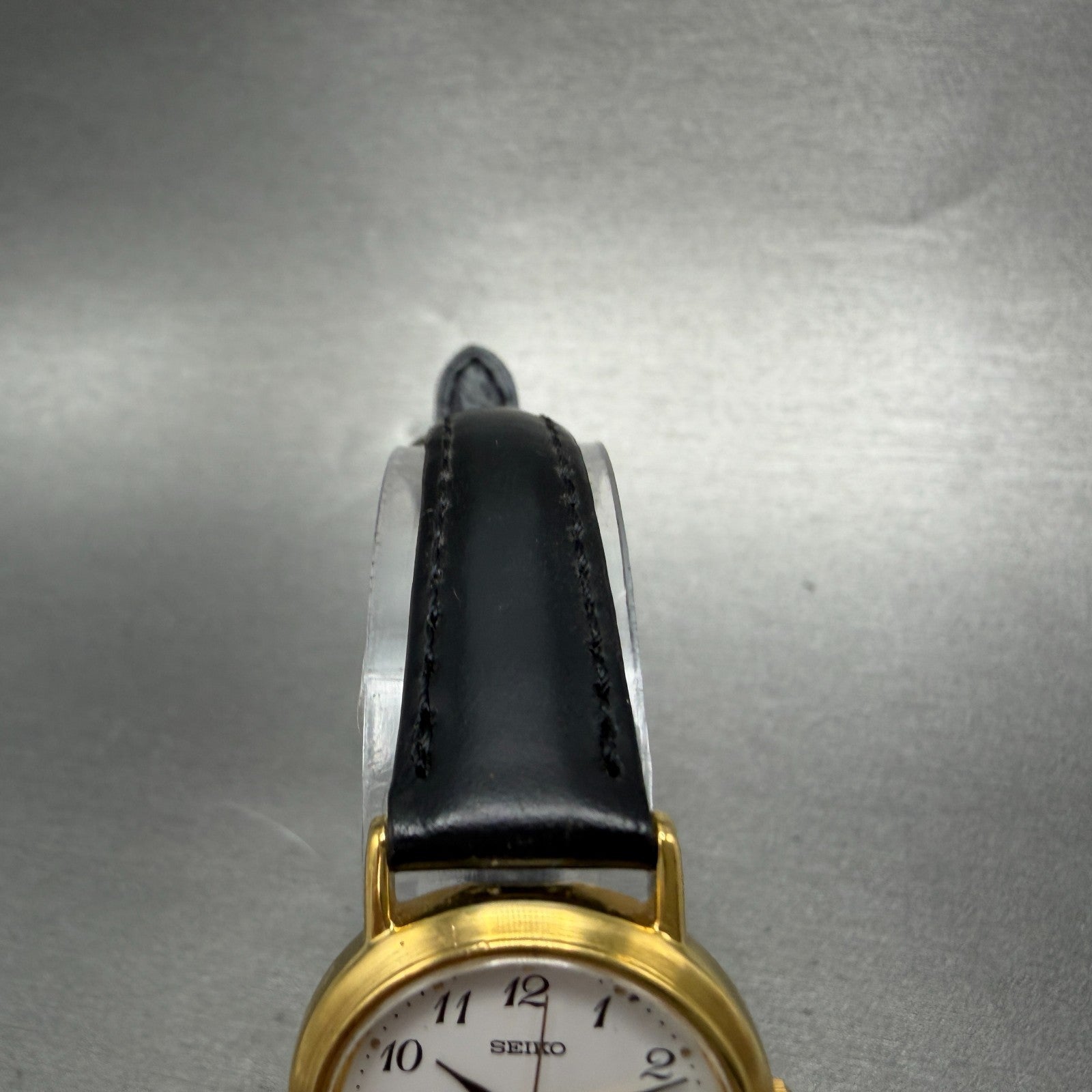 Seiko Spirit Watch Women 24mm White Dial Gold Tone Round 1F21-0H70 New Battery 44