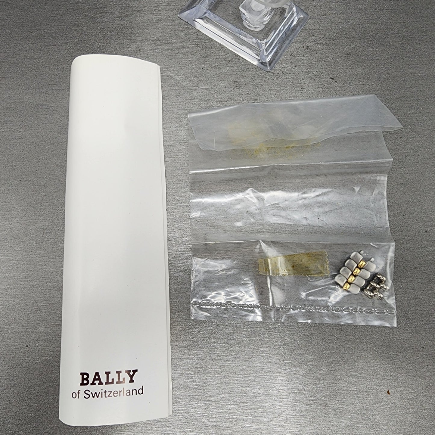 Bally Watch Women 23mm White Dial Two Tone Round 13.01 New Battery W/Box12