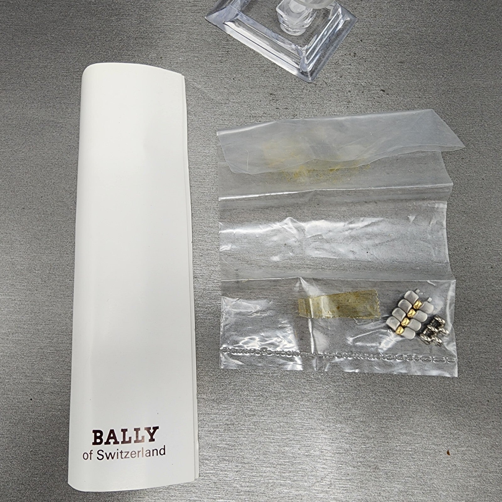 Bally Watch Women 23mm White Dial Two Tone Round 13.01 New Battery W/Box12