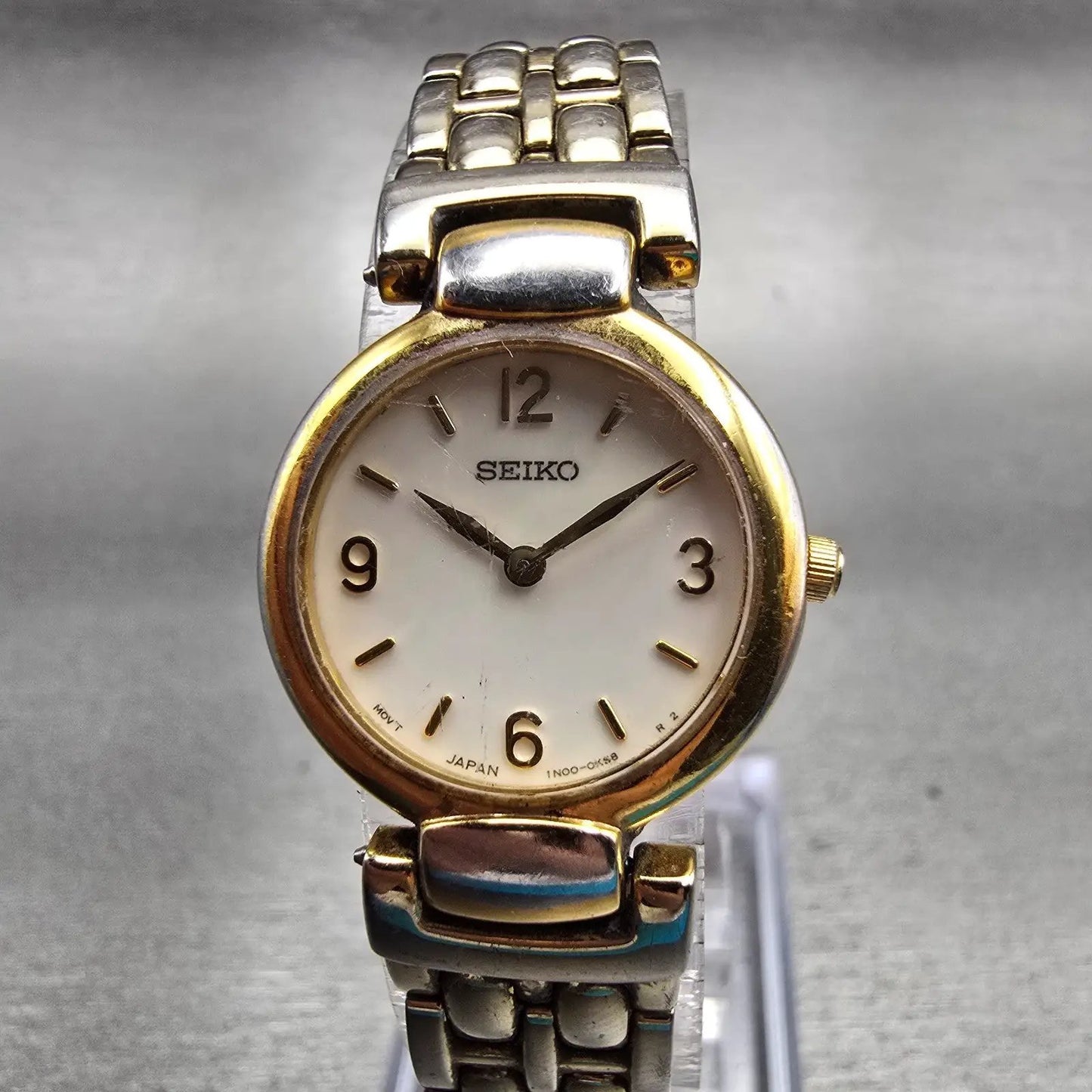 Seiko Watch Women 21mm MOP Dial Two Tone Round 1N00-0GR0 New Battery Vintage0