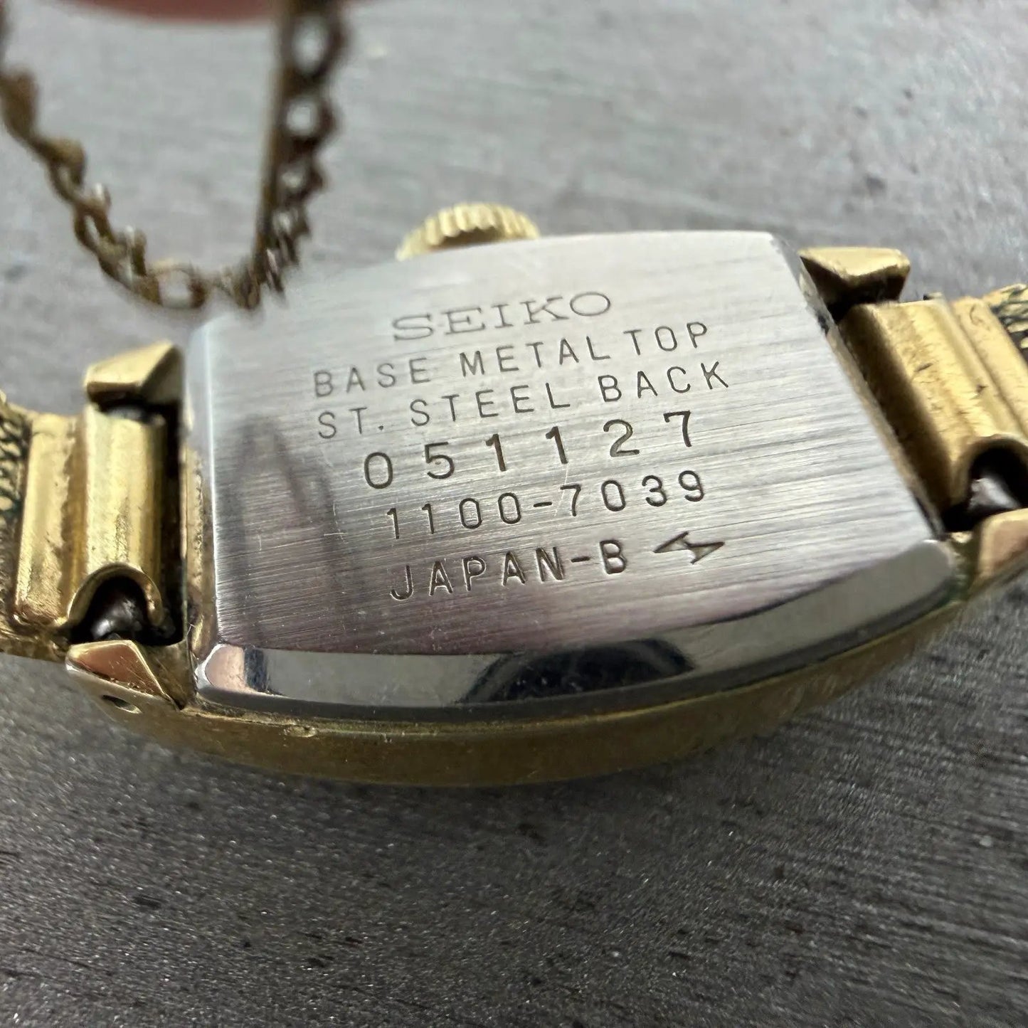 48021940