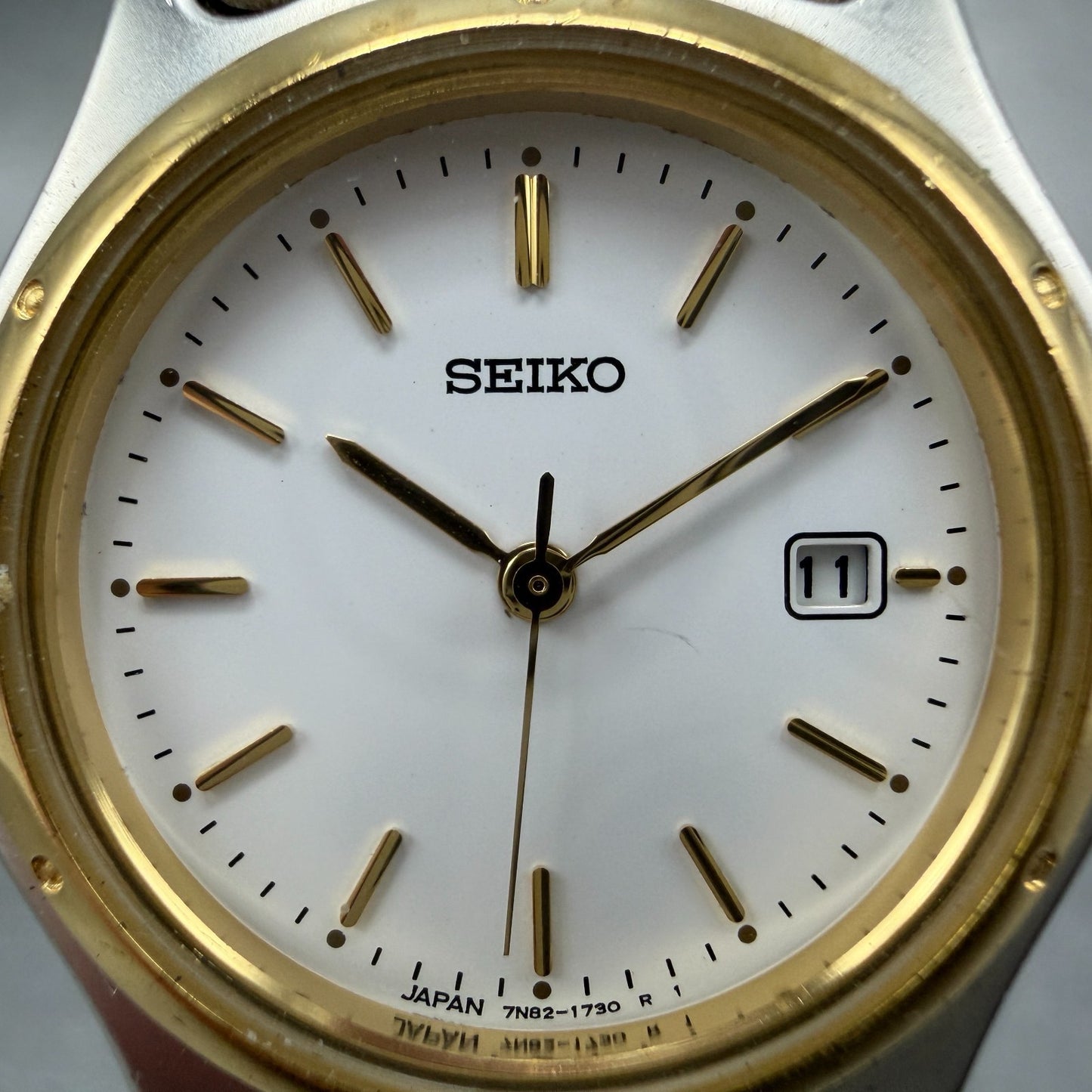 Seiko Watch Women 28mm White Dial Two Tone Date Round 7N82-0790 New Battery VTG2