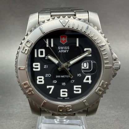 Victorinox Swiss Army Maverick II Dive Watch Men 42mm Black Dial Steel Date Runs0