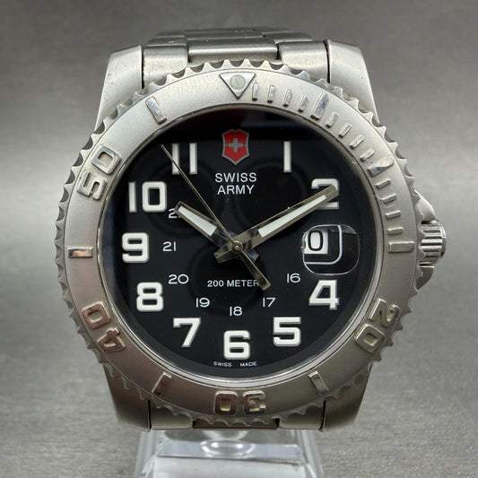 Victorinox Swiss Army Maverick II Dive Watch Men 42mm Black Dial Steel Date Runs0